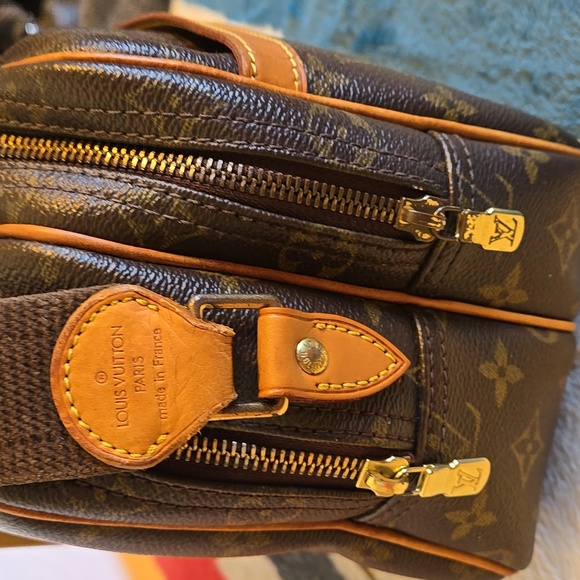 Louis Vuitton Reporter - Picture 2 of 4